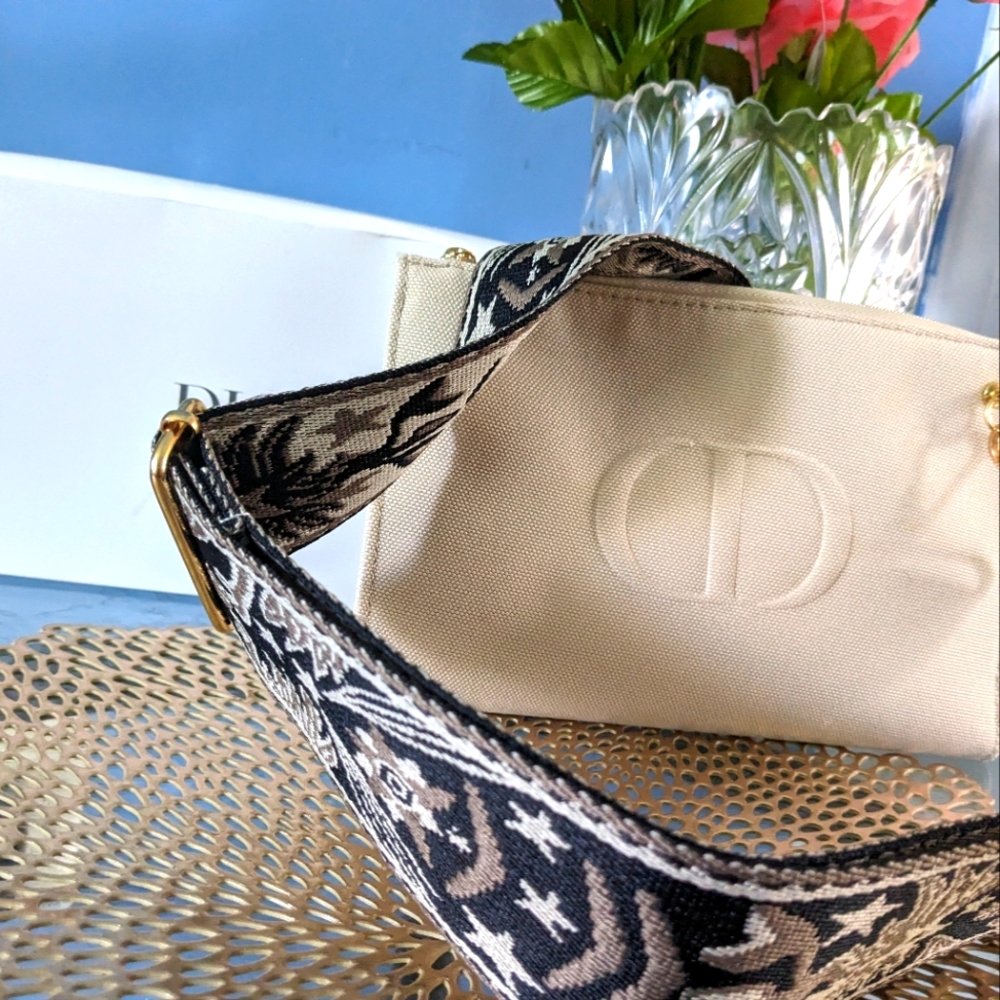 Dior pouch - Picture 2 of 13